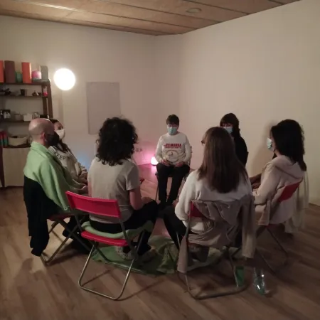Hoy hemos tenido un encuentro muy bonito con algunos alumnos de la Escola Reiki Gokai, hemos pasado una mañana en la que hemos compartido momentos mágicos, nos hemos nutrido unos de otros y hemos subido mucho la energia. Gracias a todos por este compartir! ✨💚✨